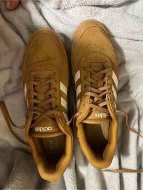 Adidas women’s Breaknet Sleek Tan Suede Trainers, size 11 like new